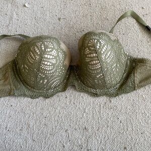 New without tags Victoria Secret Lace Bra 36DDD